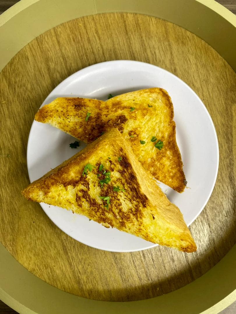 Garlic Bread (2 pcs)