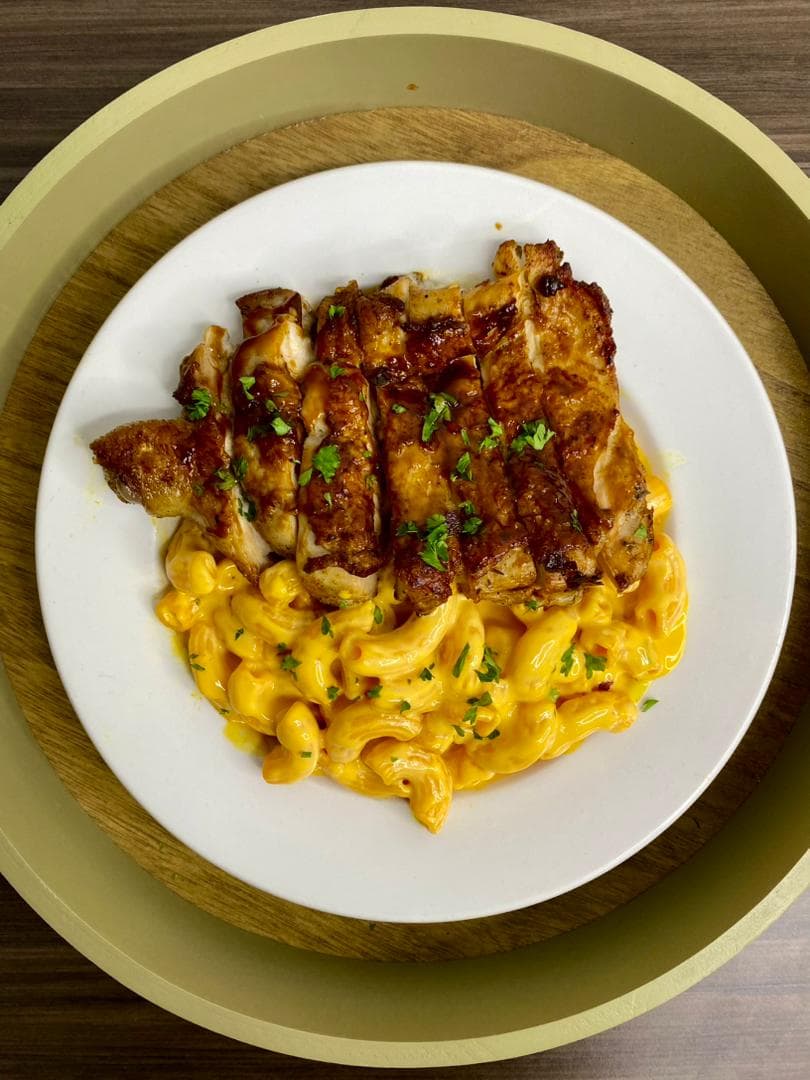 Mac ‘N’ Cheese (Chicken Thigh)